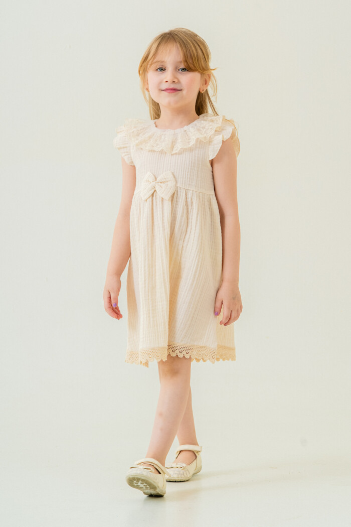 Kız Bebek Dantel Yakalı Omzu Fırfırlı Müslin Elbise 1-5 Yaş Krem 3809-2