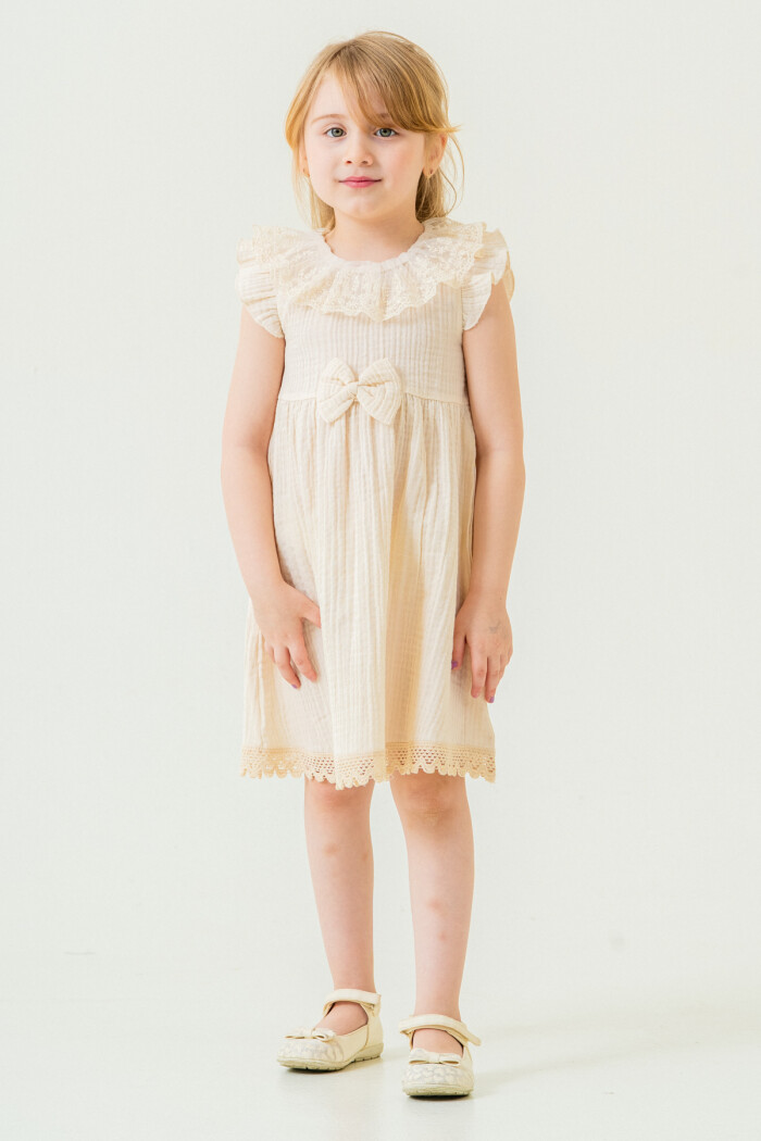 Kız Bebek Dantel Yakalı Omzu Fırfırlı Müslin Elbise 1-5 Yaş Krem 3809-2